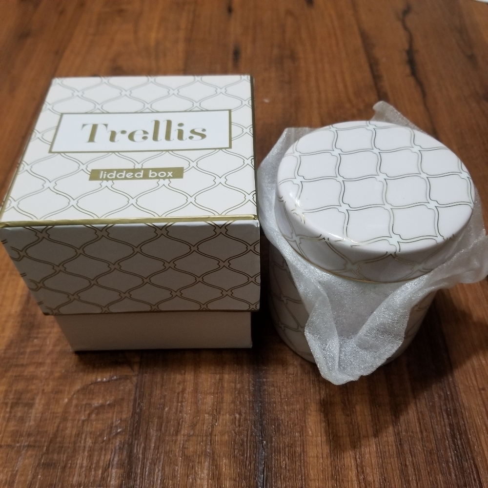 Rosanna Trellis Lidded Box